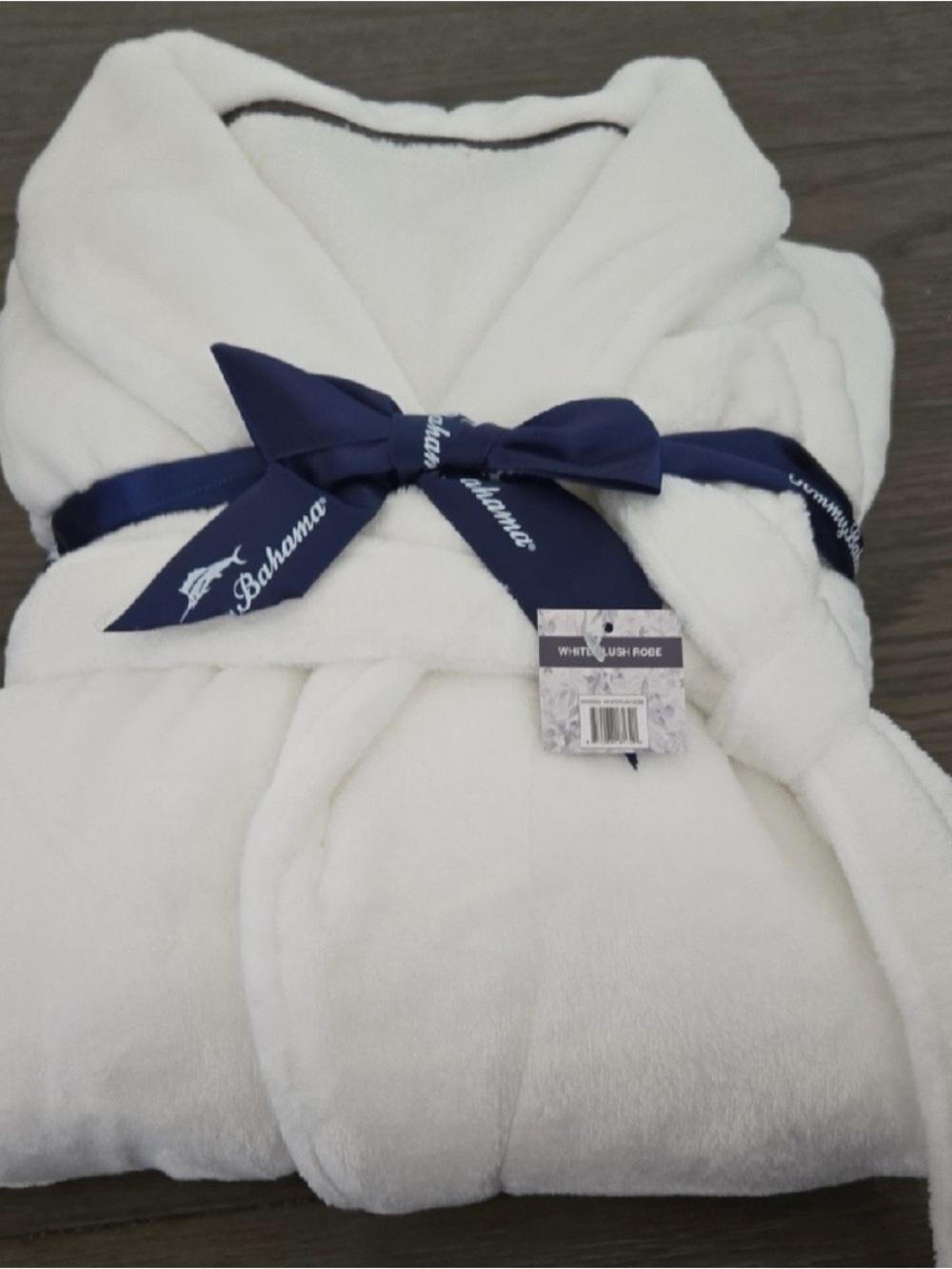 TOMMY BAHAMA  BATHROBE